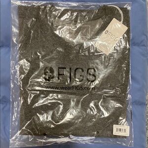 FIGS Salta underscrub in Grey (size M). NWT